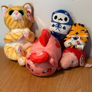 Aphmau, TY beanies, and Cats Vs Pickles lot